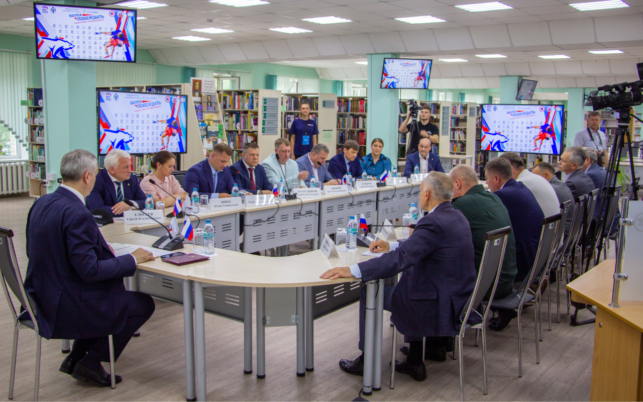 ФОТО к новости: Больше чем спорт: в НГПУ обсудили развитие самбо в Новосибирской области