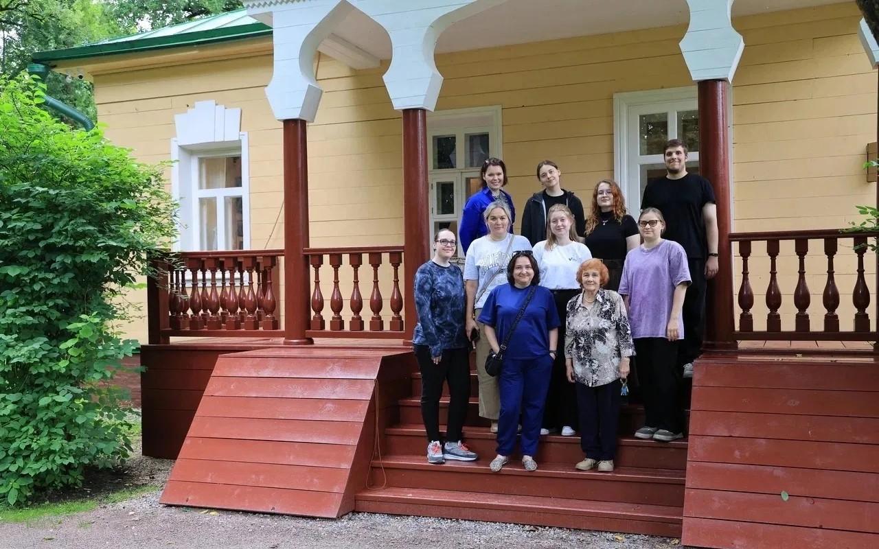ФОТО к новости: «Время под яблоней не идёт»: неделя студентки НГПУ в усадьбе Чехова
