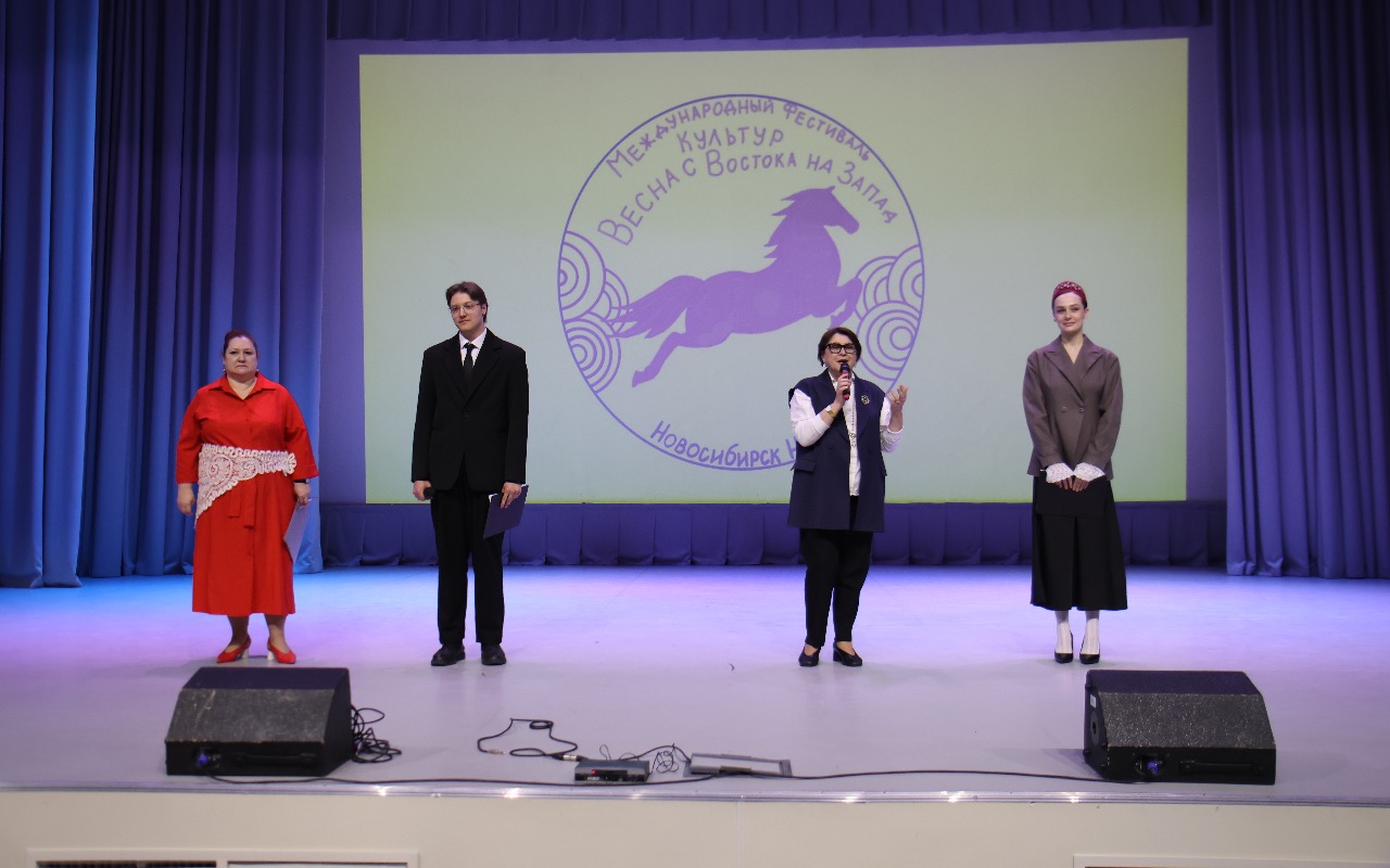 ФОТО к новости: В ИИГСО НГПУ прошёл Международный фестиваль восточных культур «Праздник весны: с Востока на Запад»