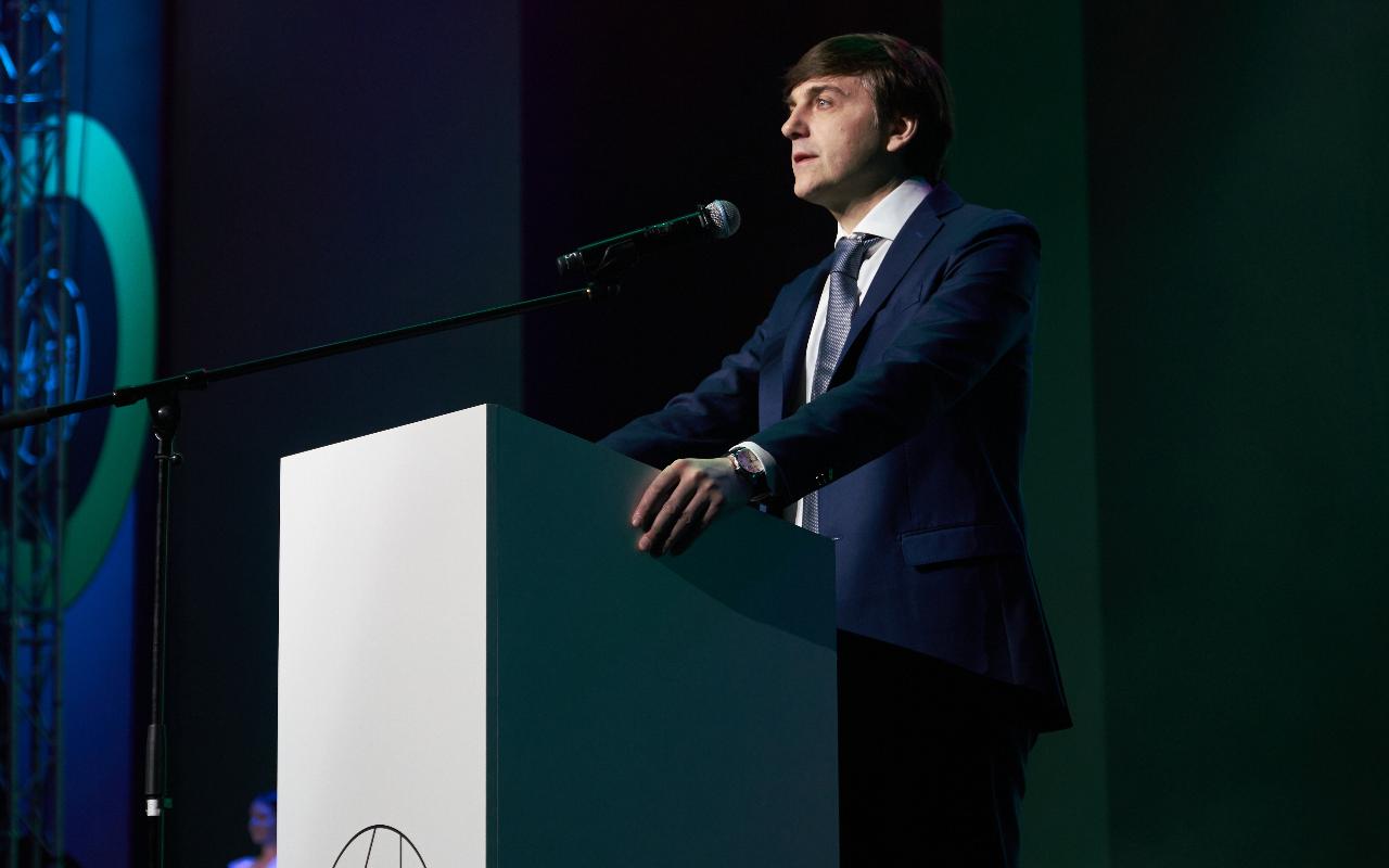 ФОТО к новости: Сергей Кравцов: только от 1 до 3% выпускников педвузов покидают школы после трудоустройства