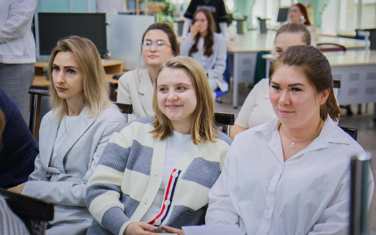 ФОТО к новости: Главная ценность университета: лучшие работники НГПУ удостоены наград и почётных званий Министерства просвещения Российской Федерации