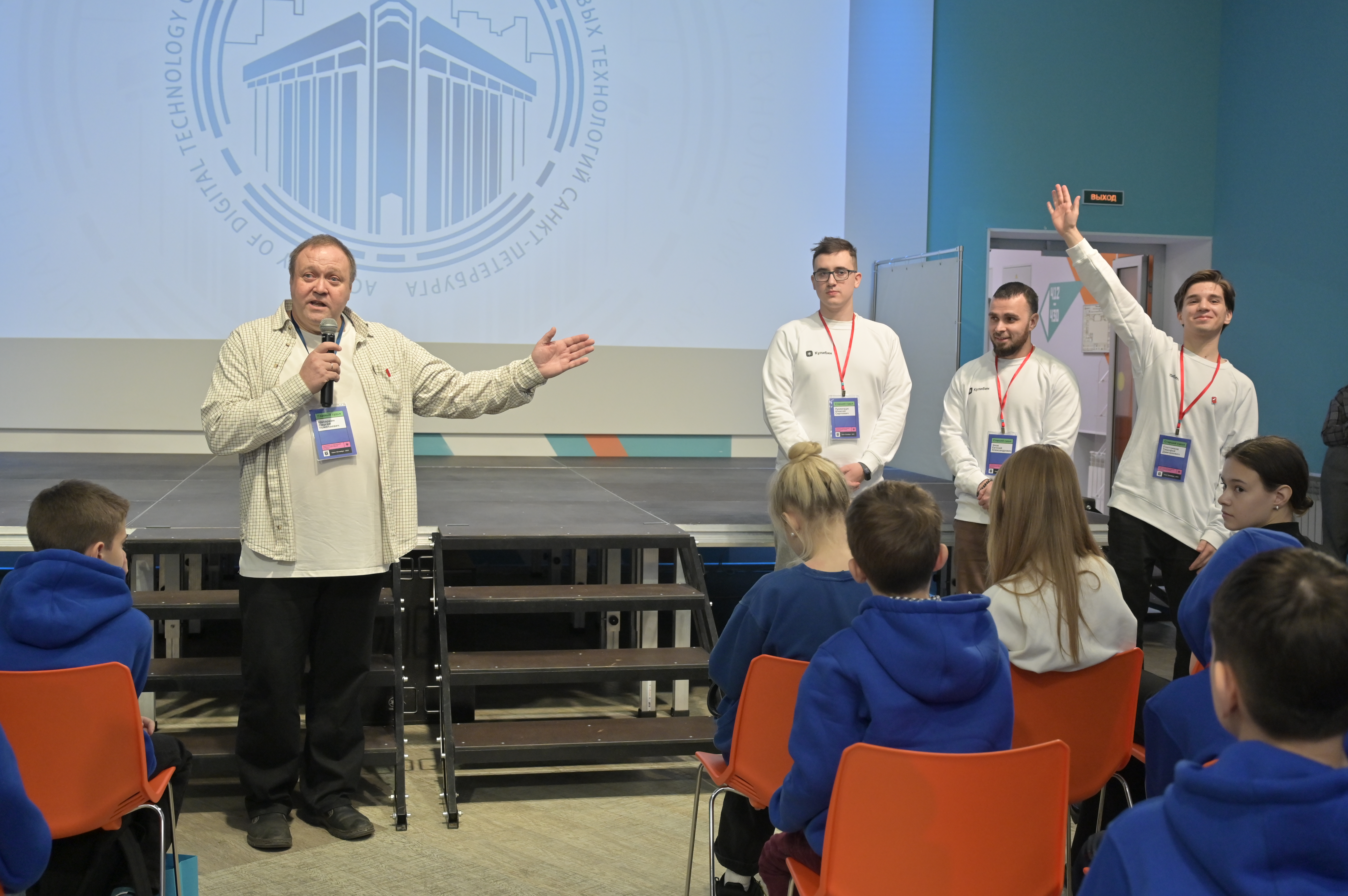 ФОТО к новости: Три школьника из Новосибирска покорили всероссийский чемпионат по робототехнике «Юный Кулибин»