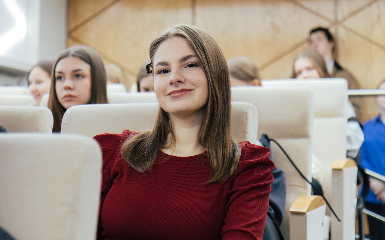 ФОТО к новости: Команда НГПУ провела профориентационное мероприятие для школьников наукограда Кольцово в рамках Дня российской науки