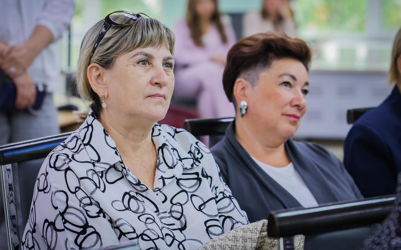 ФОТО к новости: Главная ценность университета: лучшие работники НГПУ удостоены наград и почётных званий Министерства просвещения Российской Федерации