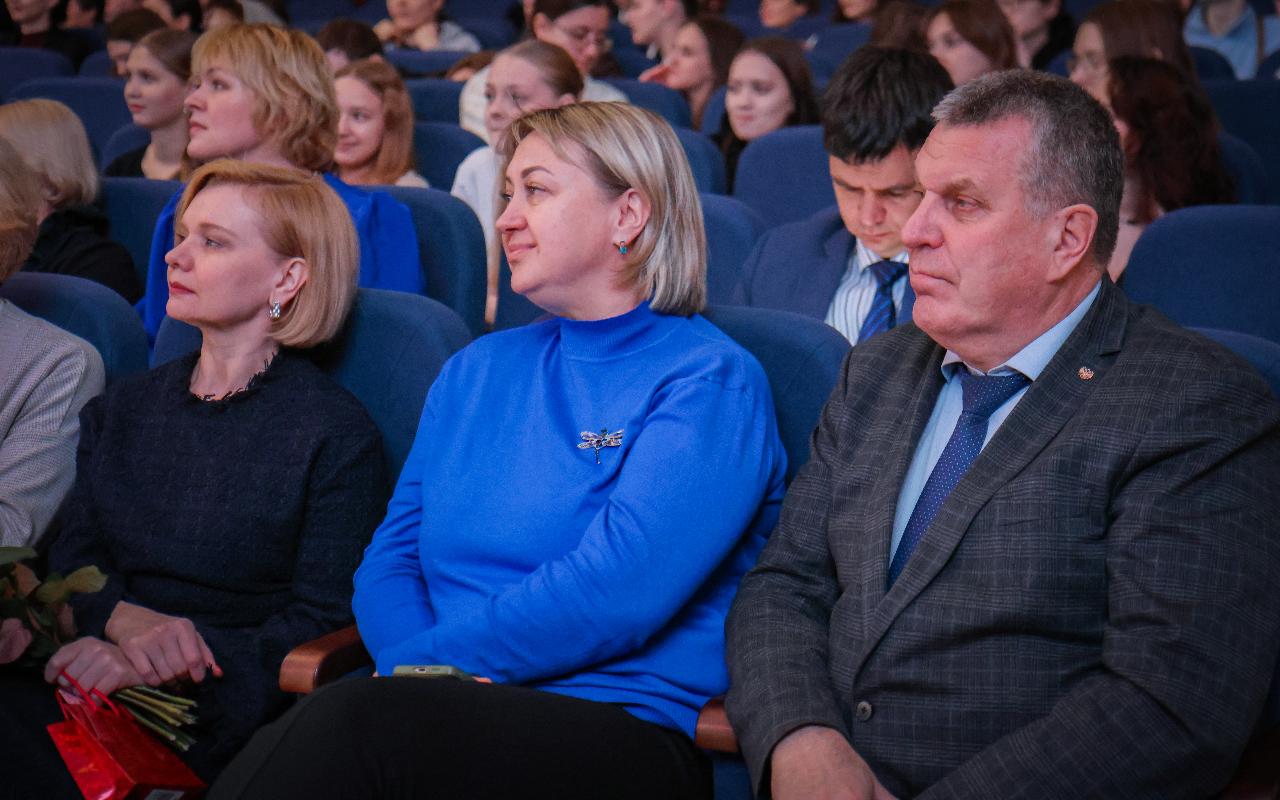 ФОТО к новости: Институт филологии и медиакоммуникаций НГПУ отметил 90-летний юбилей