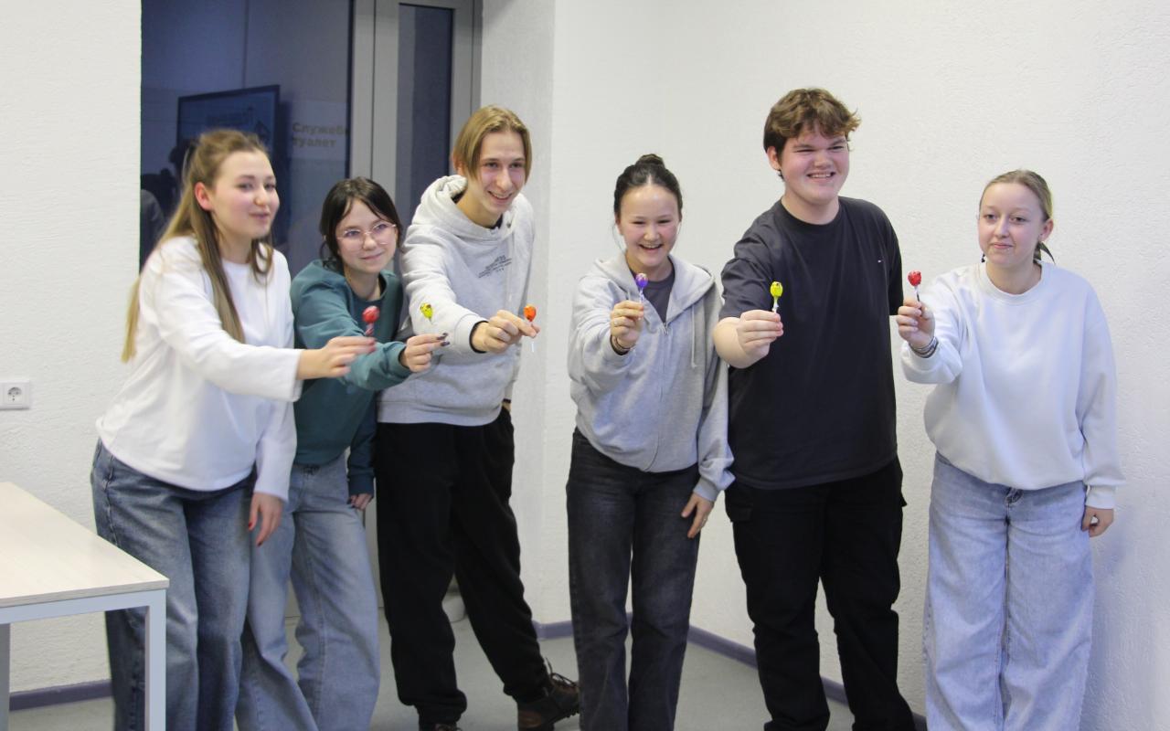 ФОТО к новости: Дневник ПедСибири: в НГПУ прошёл научно-популярный квиз «Тайны Вселенной»