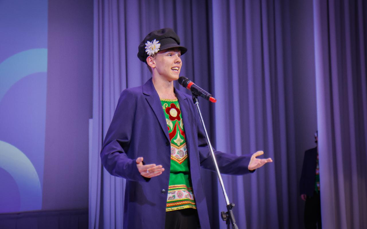 ФОТО к новости: Награды за профессионализм и подвижничество: в НГПУ прошел праздничный концерт к Дню Учителя