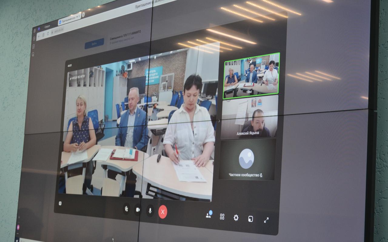 ФОТО к новости: Главная цель – развитие кадрового потенциала региональной системы образования: НГПУ и Камчатский край развивают сотрудничество