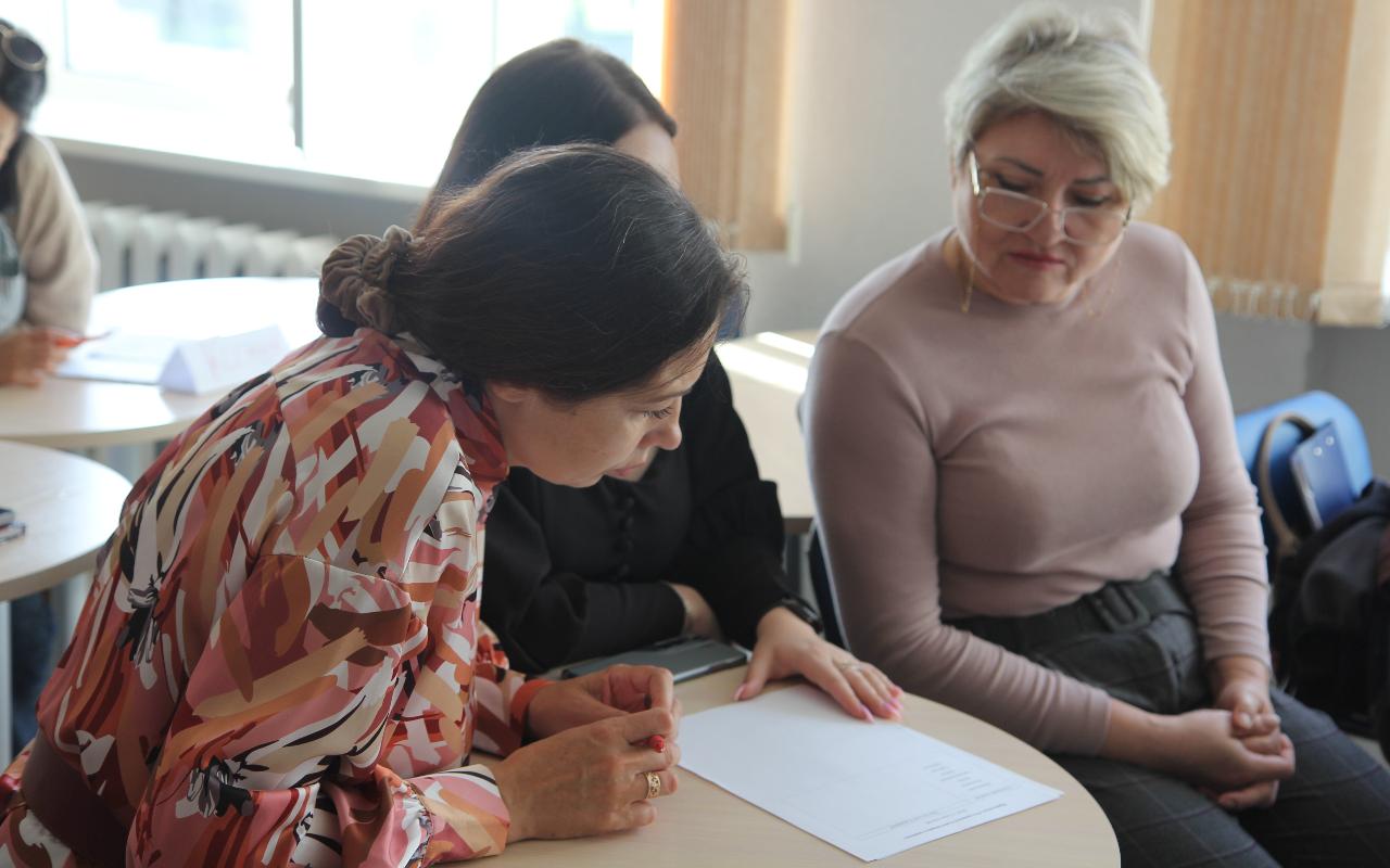 ФОТО к новости: Что самое важное: педагоги Новосибирской области в НГПУ поделились опытом проведения «Разговоров о важном» 