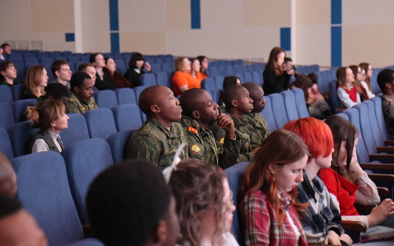 ФОТО к новости: В ИИГСО НГПУ прошёл Международный фестиваль восточных культур «Праздник весны: с Востока на Запад»