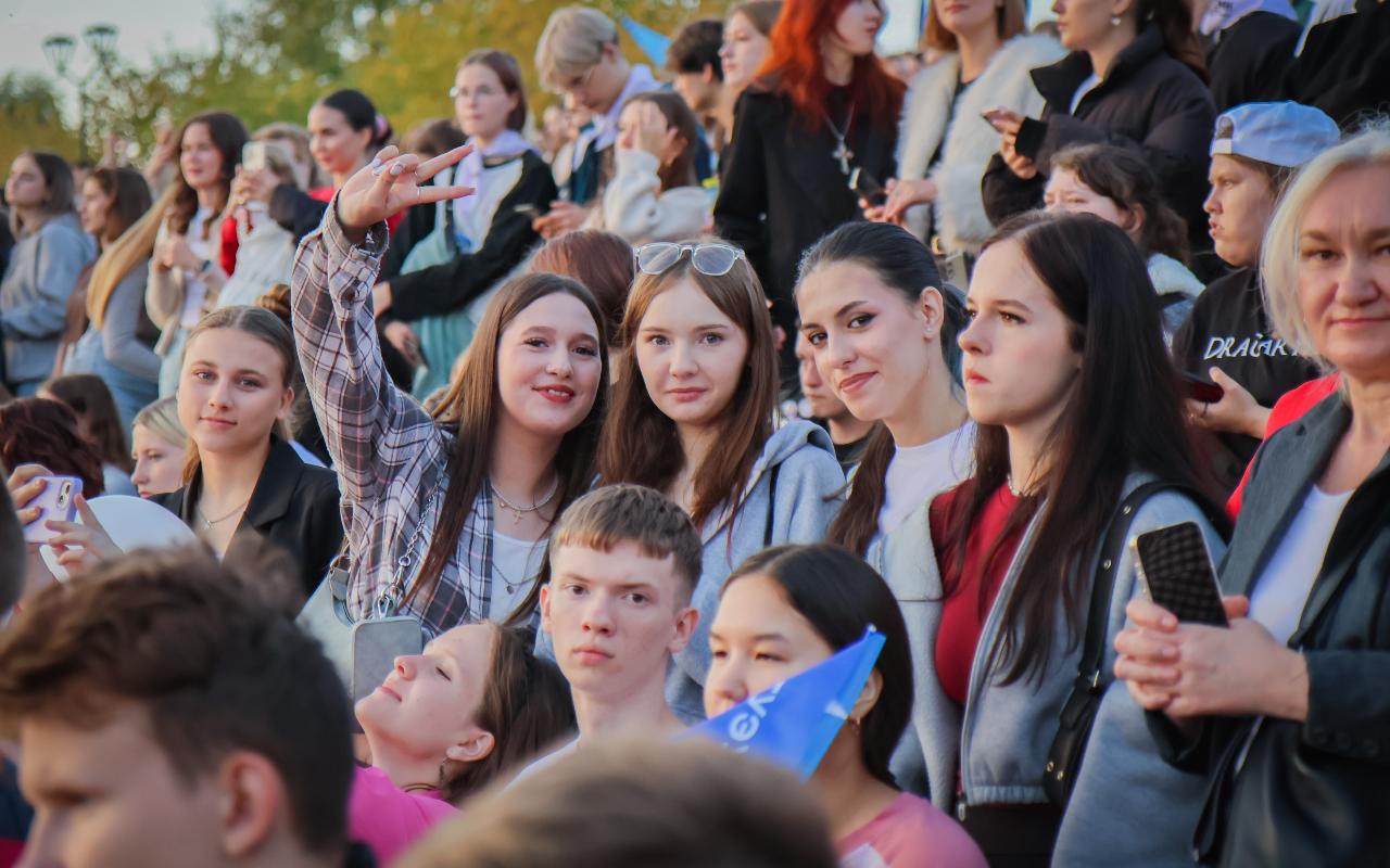 Поздравление Министра просвещения Российской Федерации Сергея Кравцова с Днем российского студенчества!