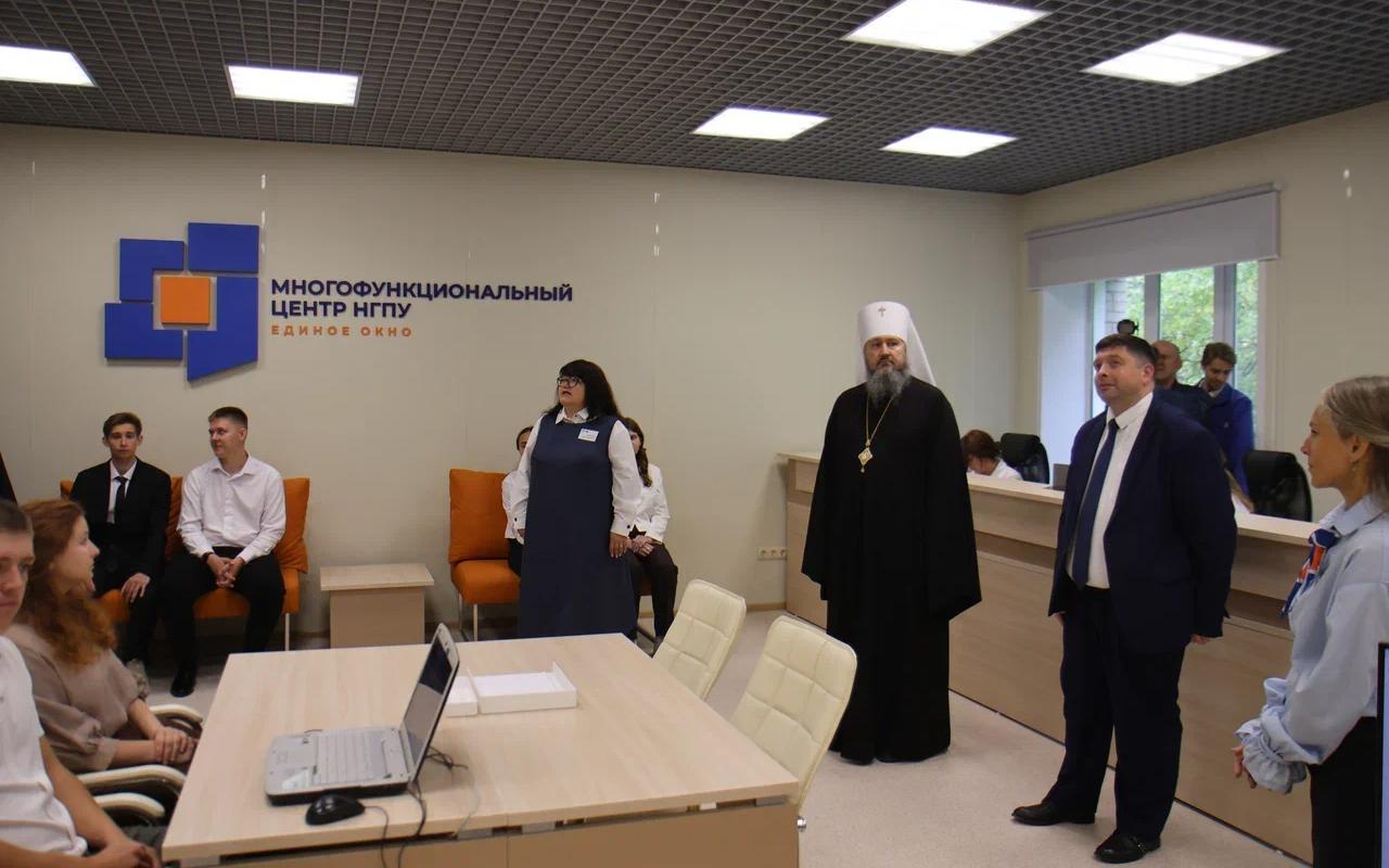 ФОТО к новости: «Единое окно» для решения студенческих вопросов: в НГПУ открылся МФЦ 