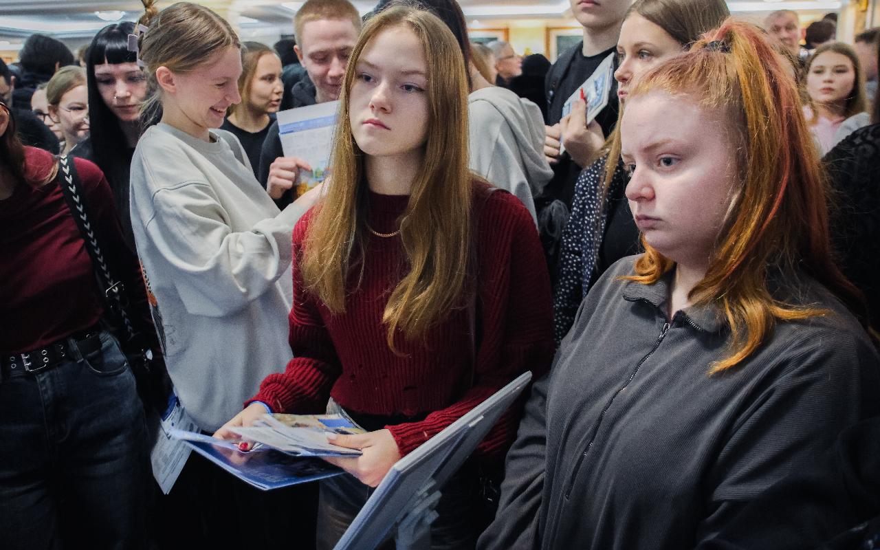 ФОТО к новости: День открытых дверей вузов Новосибирской области: НГПУ — в центре внимания абитуриентов