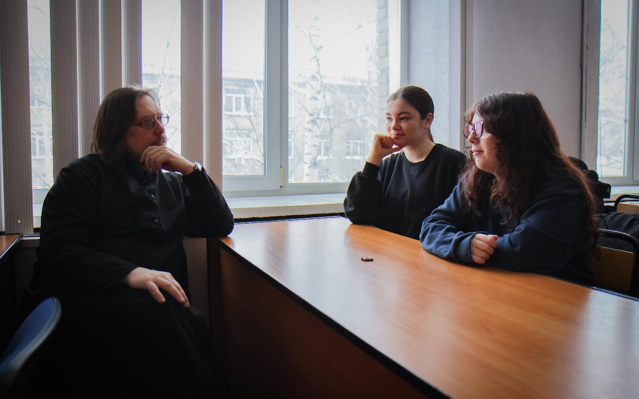 ФОТО к новости: «Традиционные ценности – основа российского общества и государства»: в НГПУ продолжается просветительский проект Новосибирской православной духовной семинарии