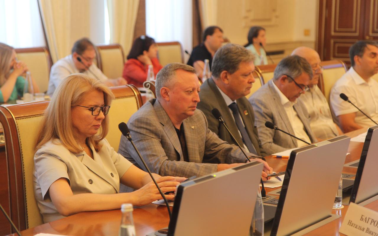 ФОТО к новости: Ректор НГПУ Сергей Нелюбов: «Профориентационную работу со школьниками нужно начинать как можно раньше»