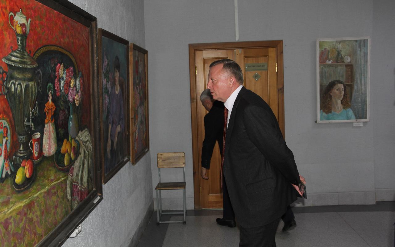 ФОТО к новости: Институт с богатыми традициями: и.о. ректора познакомился с работой ИИ НГПУ