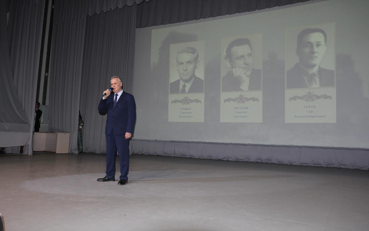 ФОТО к новости: Мир, согласие, единство – самое важное для России!