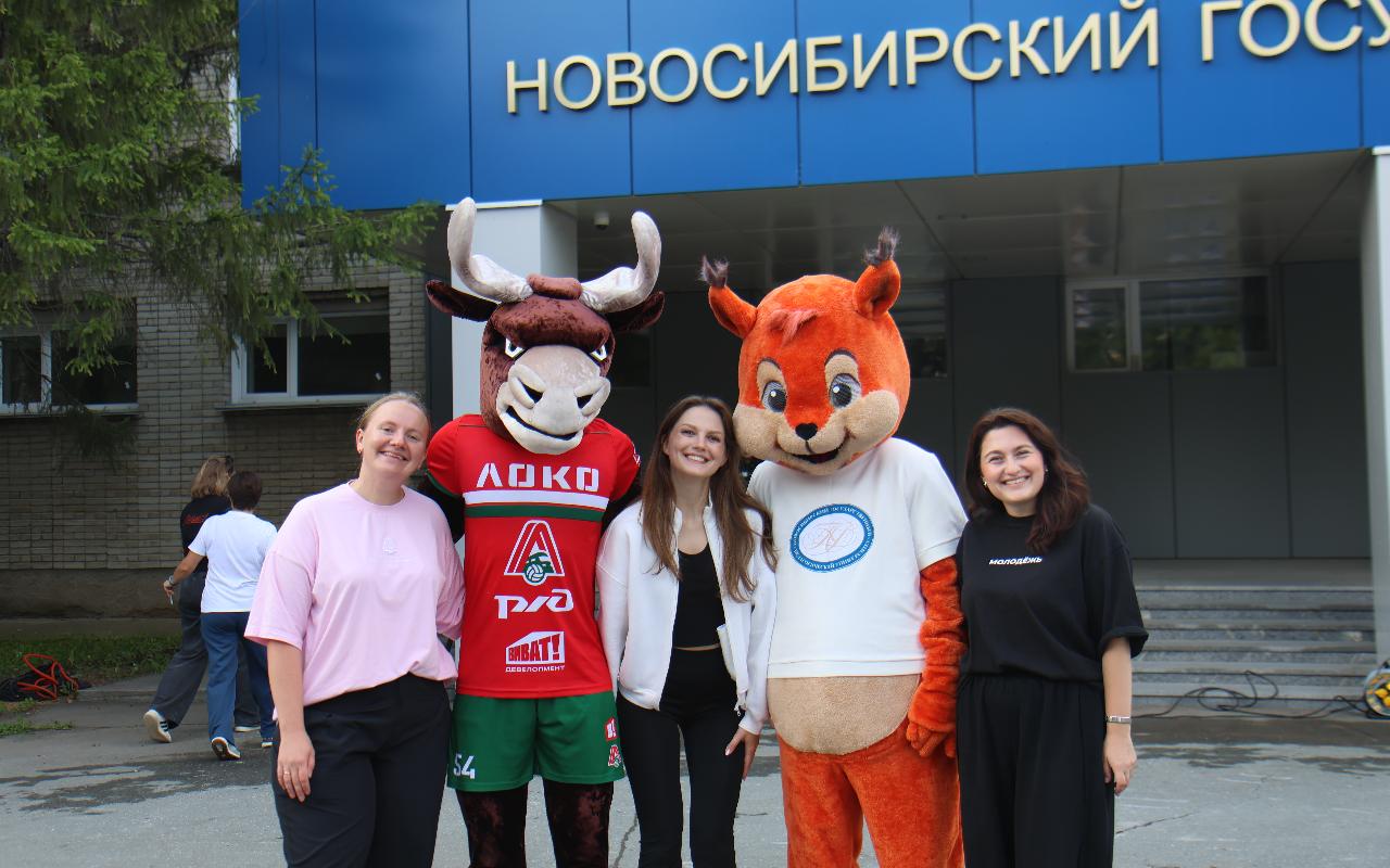 ФОТО к новости: Заряд бодрости и настроения: титулованные спортсмены провели зарядку для коллектива НГПУ 
