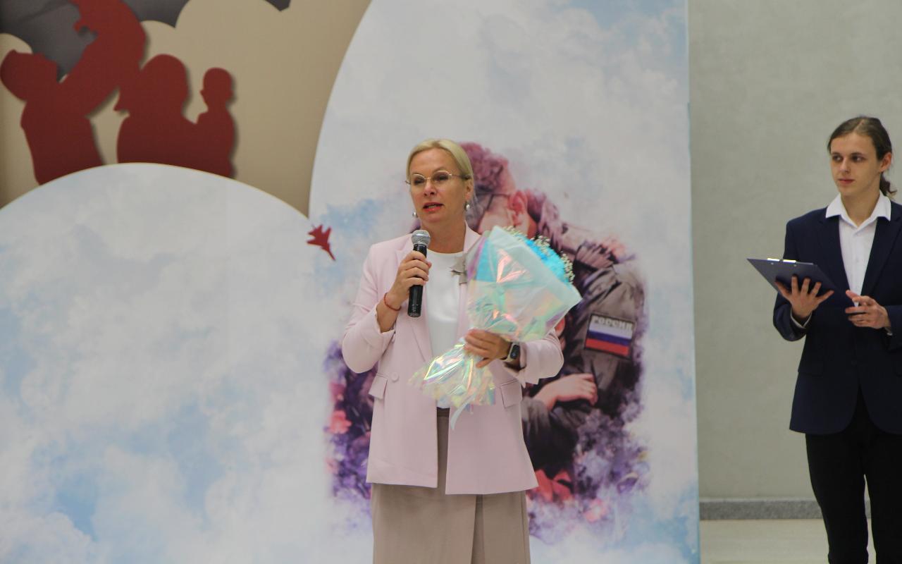 ФОТО к новости: Дневник ПедСибири: творчество юных дизайнеров ИИ НГПУ представил в Новосибирской филармонии