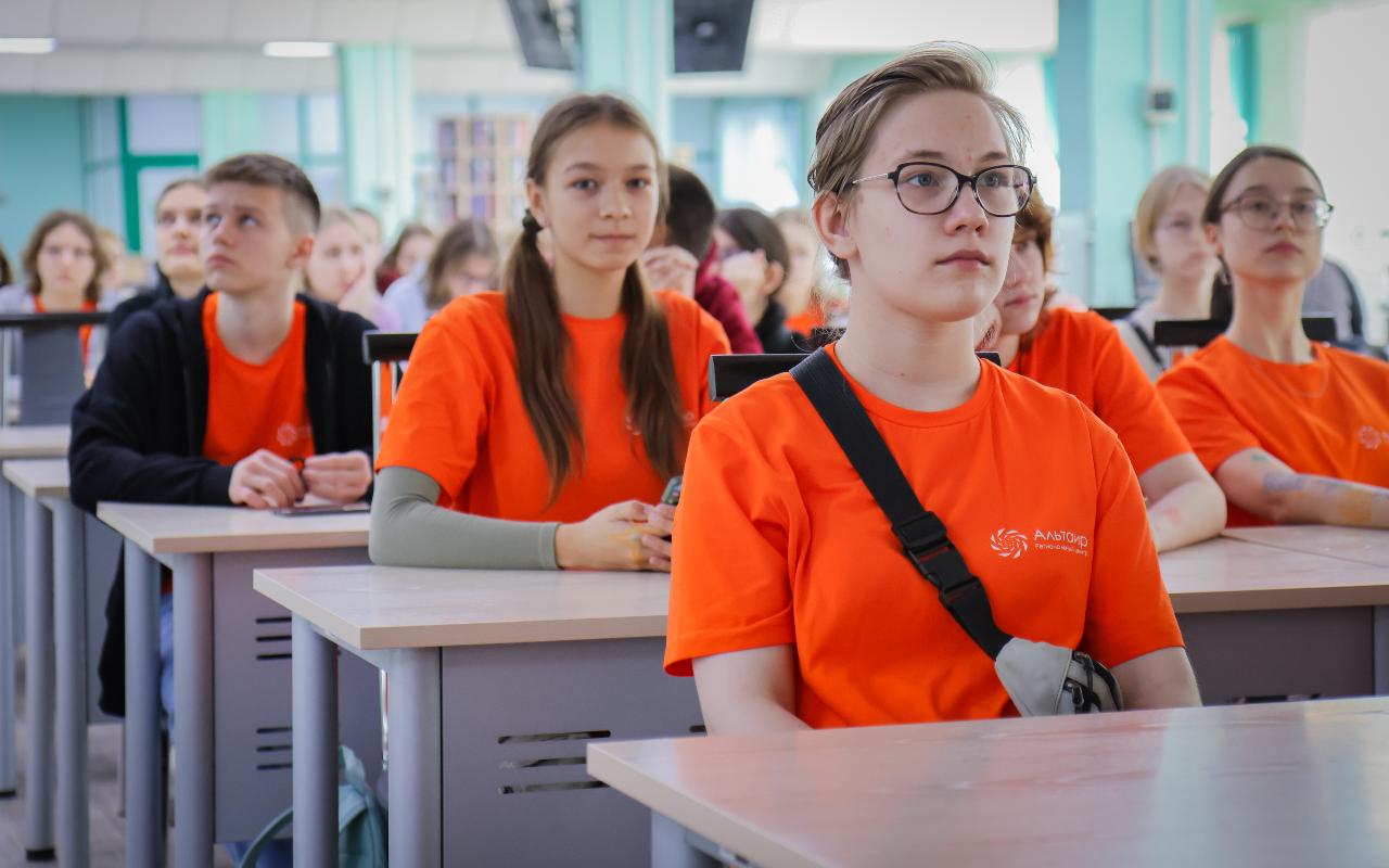 ФОТО к новости: НГПУ стал площадкой для участников образовательной программы «Дизайн городского пространства» Регионального центра «Альтаир»