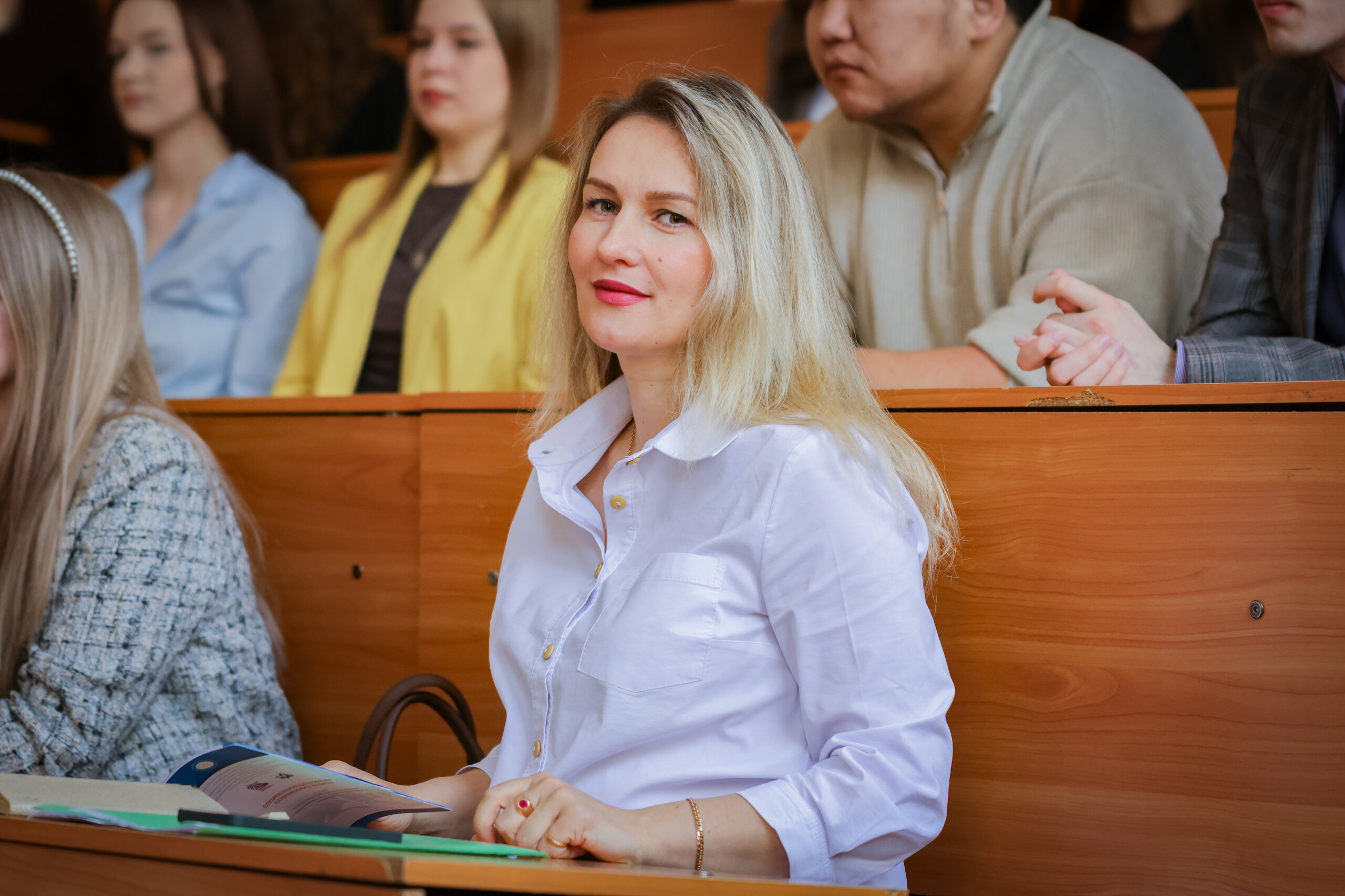 ФОТО к новости: В НГПУ прошло пленарное заседание конференции «Социокультурные проблемы современного человека»