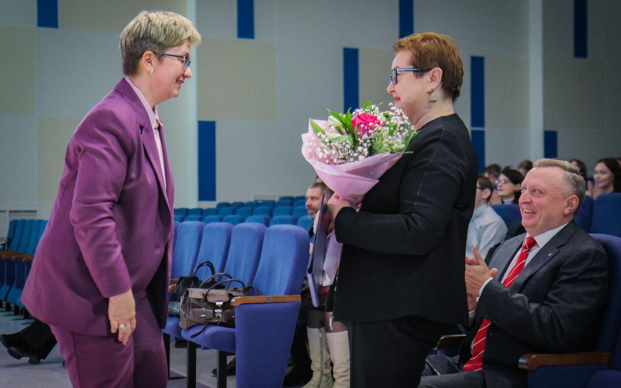 ФОТО к новости: Институт филологии и медиакоммуникаций НГПУ отметил 90-летний юбилей