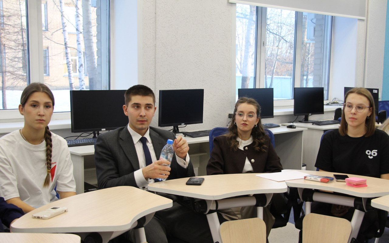 ФОТО к новости: Дневник ПедСибири: в НГПУ обсудили будущее молодёжной политики: форсайт-сессия собрала активных студентов, лидеров объединений и администрацию университета