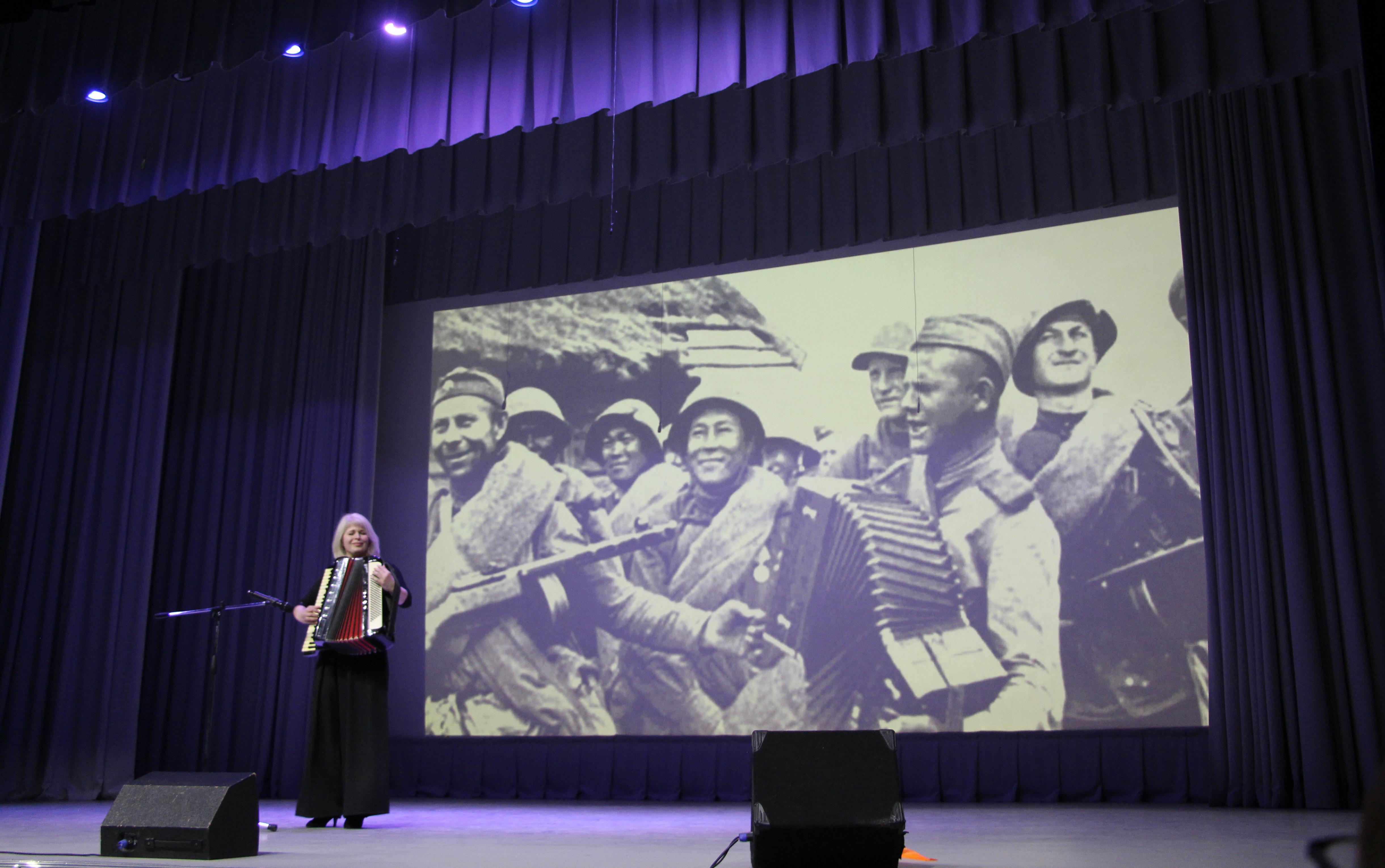 ФОТО к новости: Культура объединяет: в Новосибирске прошла конференция, посвященная дружбе народов  