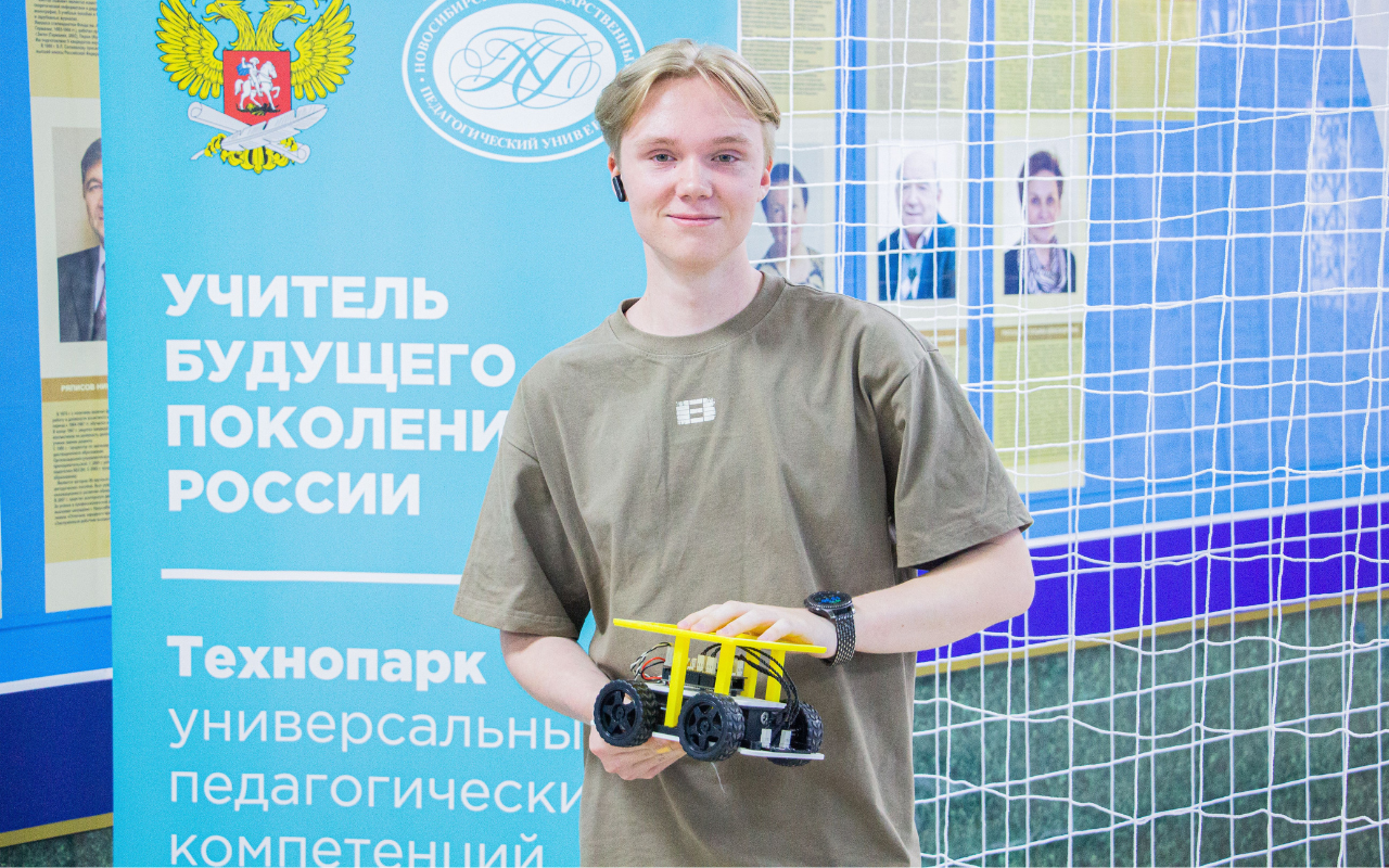 ФОТО к новости: Третий день на «Острове»: роботы знакомятся с трассой