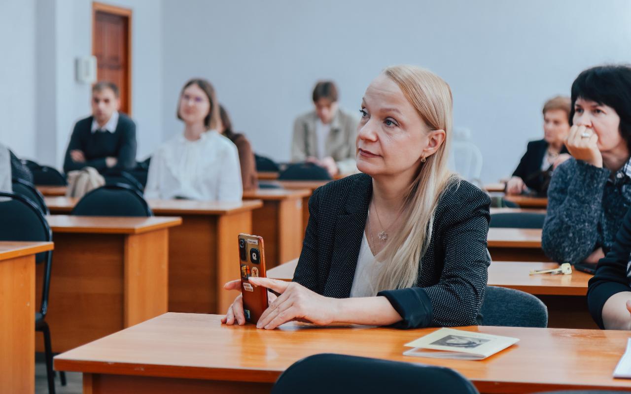 ФОТО к новости: В НГПУ состоялся ежегодный региональный научный семинар памяти профессора Нины Елисеевны Меднис