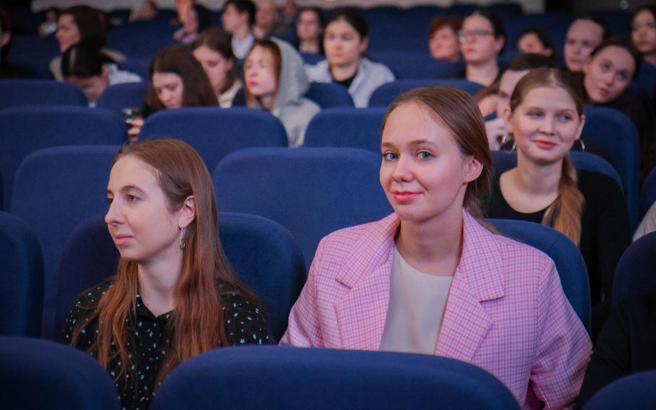 ФОТО к новости: Институт филологии и медиакоммуникаций НГПУ отметил 90-летний юбилей