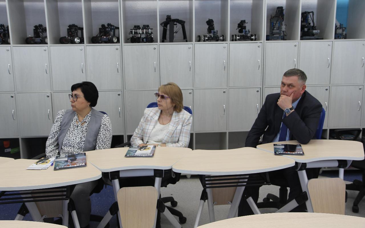 ФОТО к новости: НГПУ и Северный район: взаимодействие укрепляется