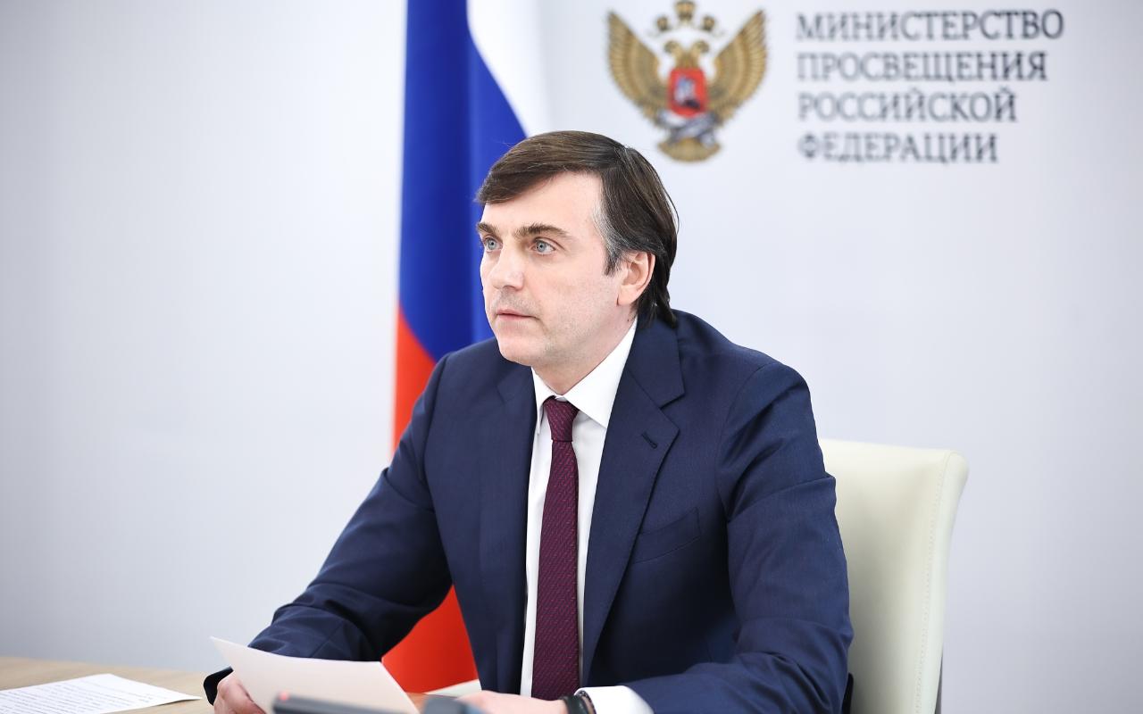 ФОТО к новости: Сергей Кравцов: В 2026 году установлен рекорд – 330 тысяч человек набрали 70 и более баллов на ЕГЭ