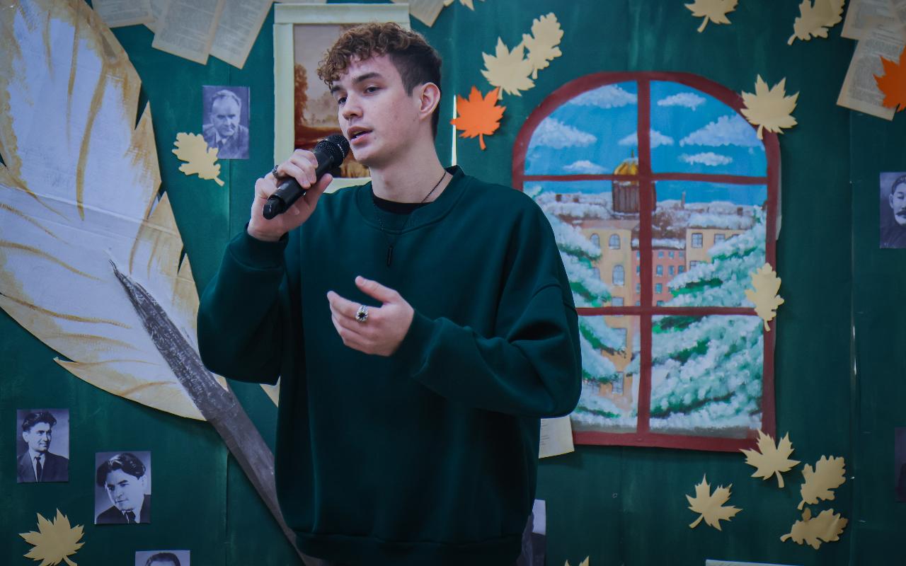 ФОТО к новости: В НГПУ прошёл открытый микрофон ко Дню родного языка