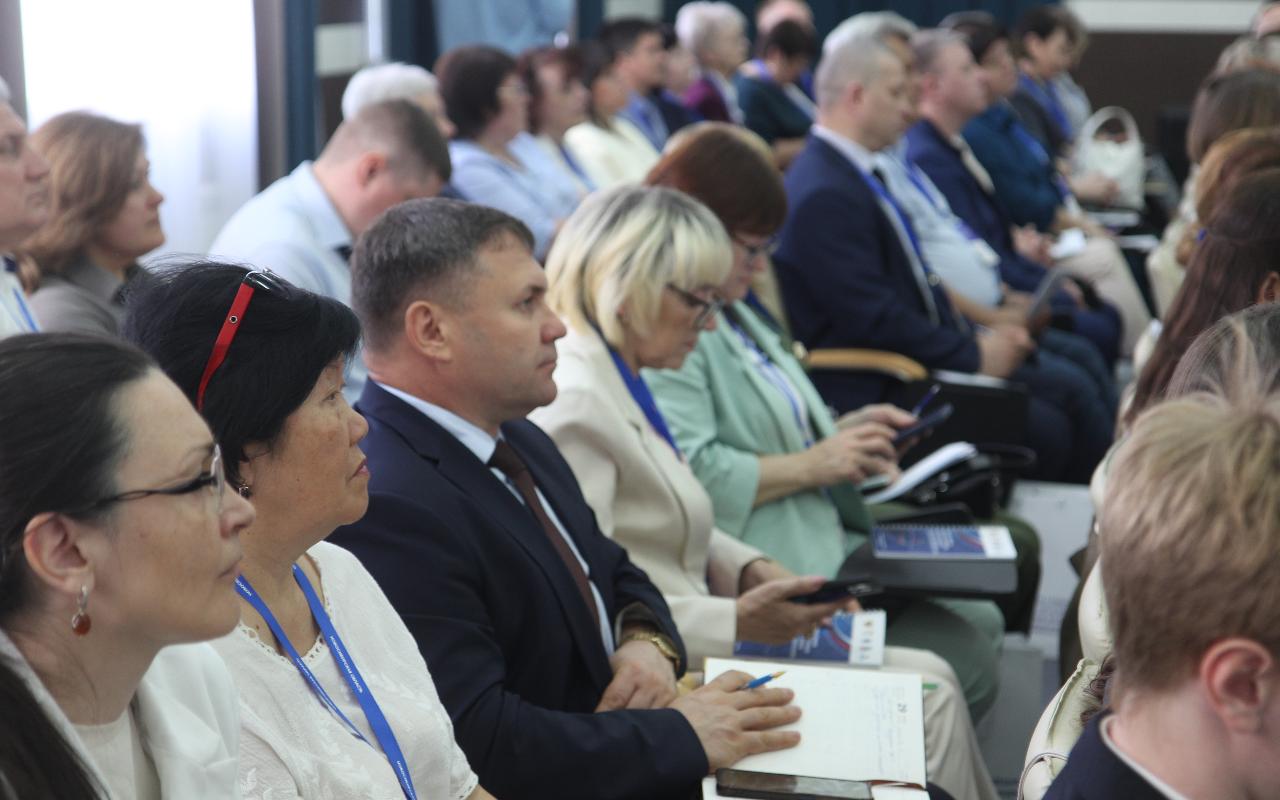ФОТО к новости: В Новосибирске проходит окружное совещание Министерства просвещения РФ в Сибирском федеральном округе