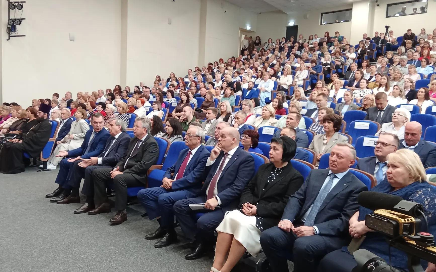 ФОТО к новости: Ректор Сергей Нелюбов на городском педсовете: «Пусть новый учебный год будет успешным»
