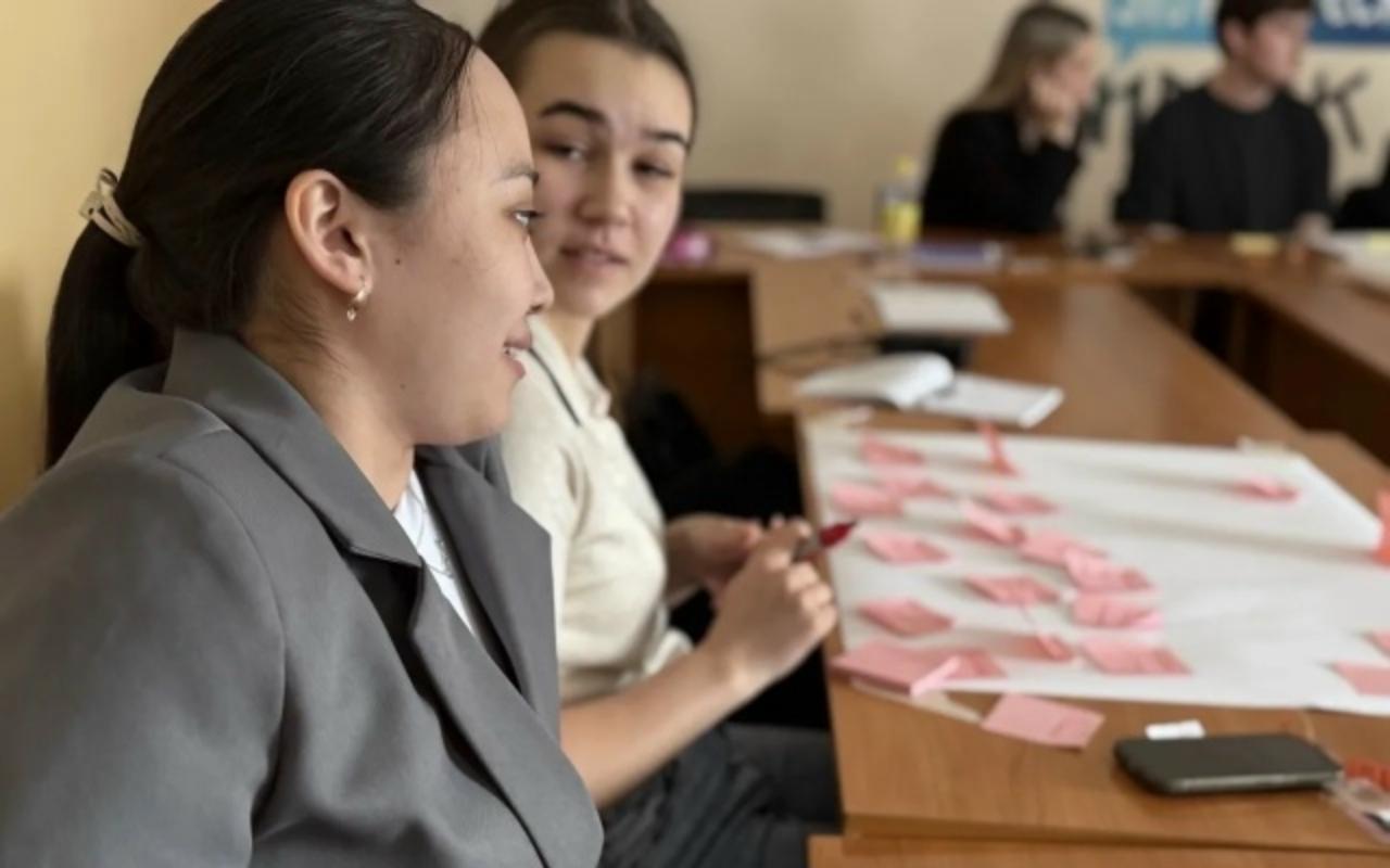 ФОТО к новости: Взгляд в школу будущего: итоги мозгового штурма участников проекта «Молодой управленец»