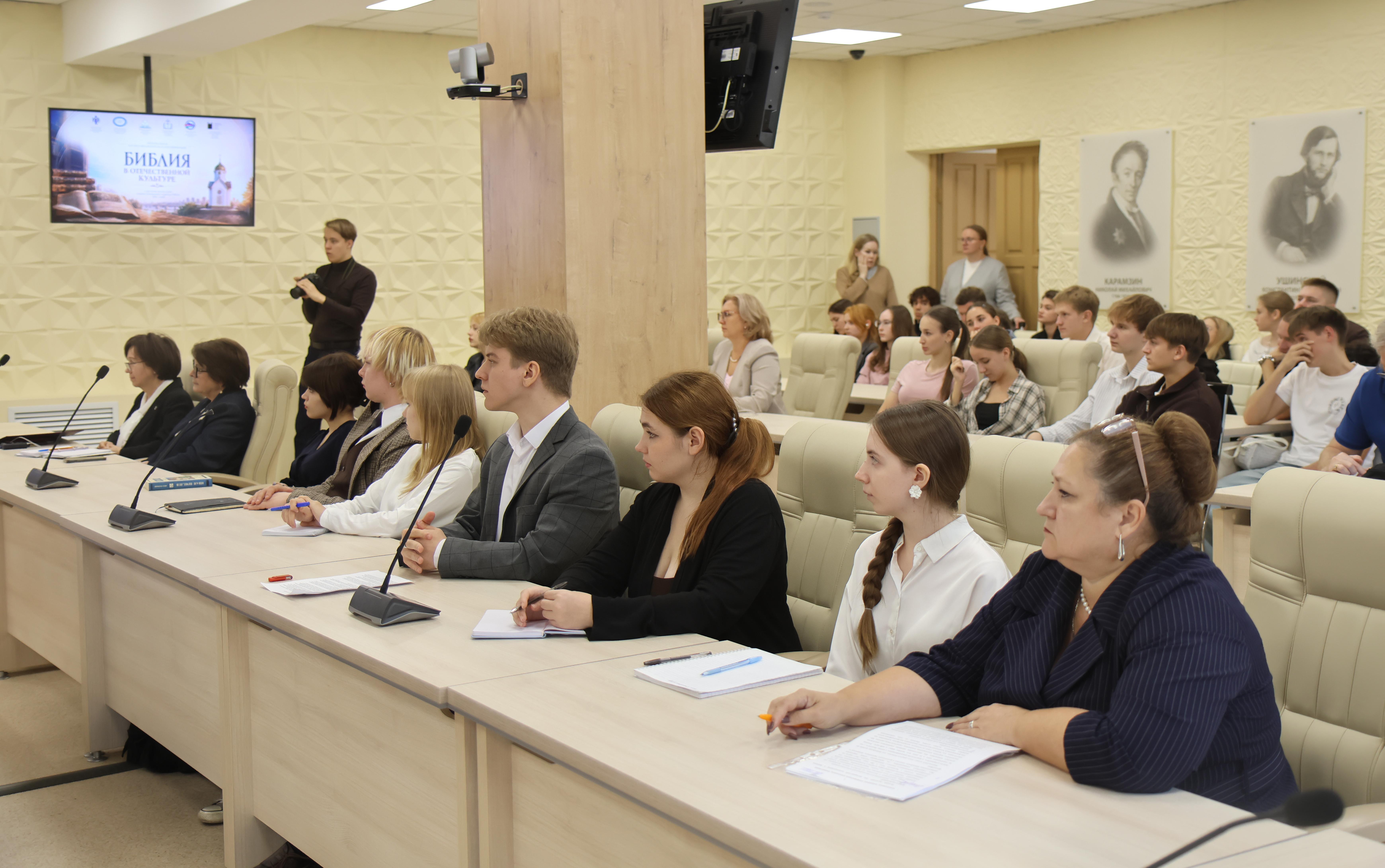 ФОТО к новости: Сергей Александрович Нелюбов: «Духовные истоки отечественной культуры начинаются с Учителя»