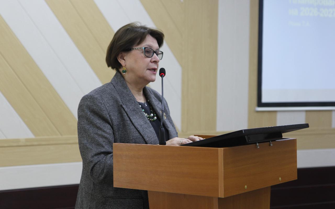 ФОТО к новости: Вопросы планирования - в центре внимания на производственном совещании в НГПУ