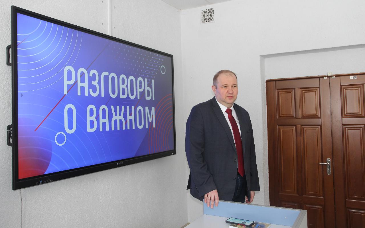 ФОТО к новости: Участник СВО рассказал студентам НГПУ о службе в Войсках беспилотных систем