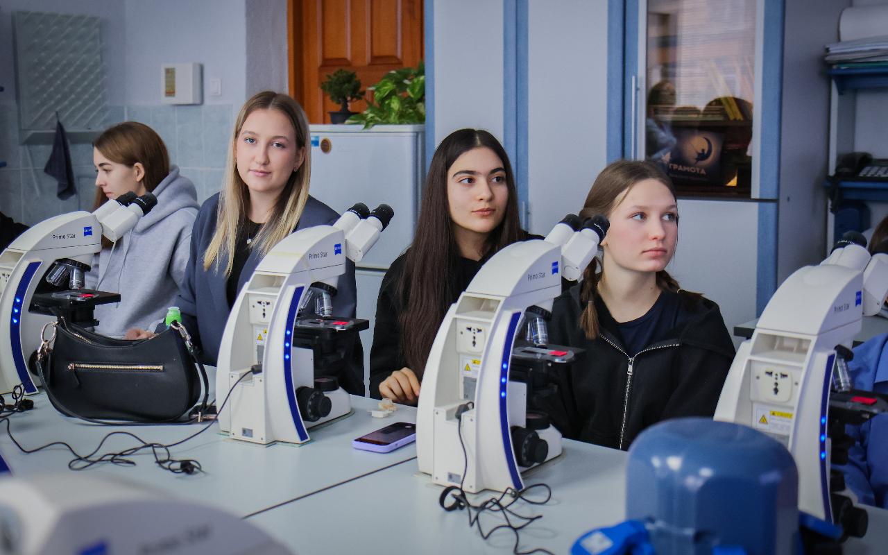 ФОТО к новости: Дневник ПедСибири: В НГПУ проходит естественно-научная смена для школьников Новосибирской области