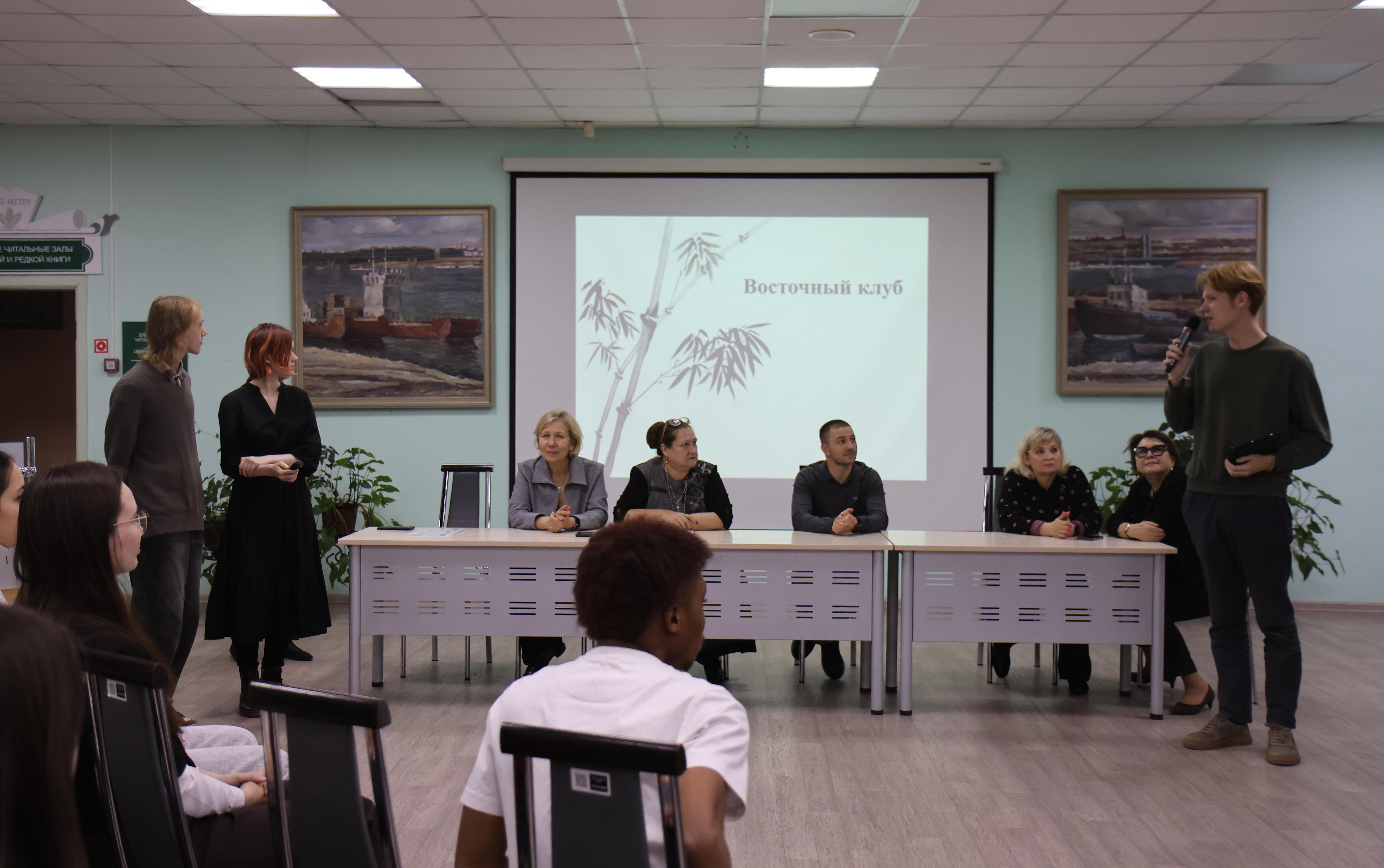 ФОТО к новости: Теплая встреча с иностранными студентами НГПУ