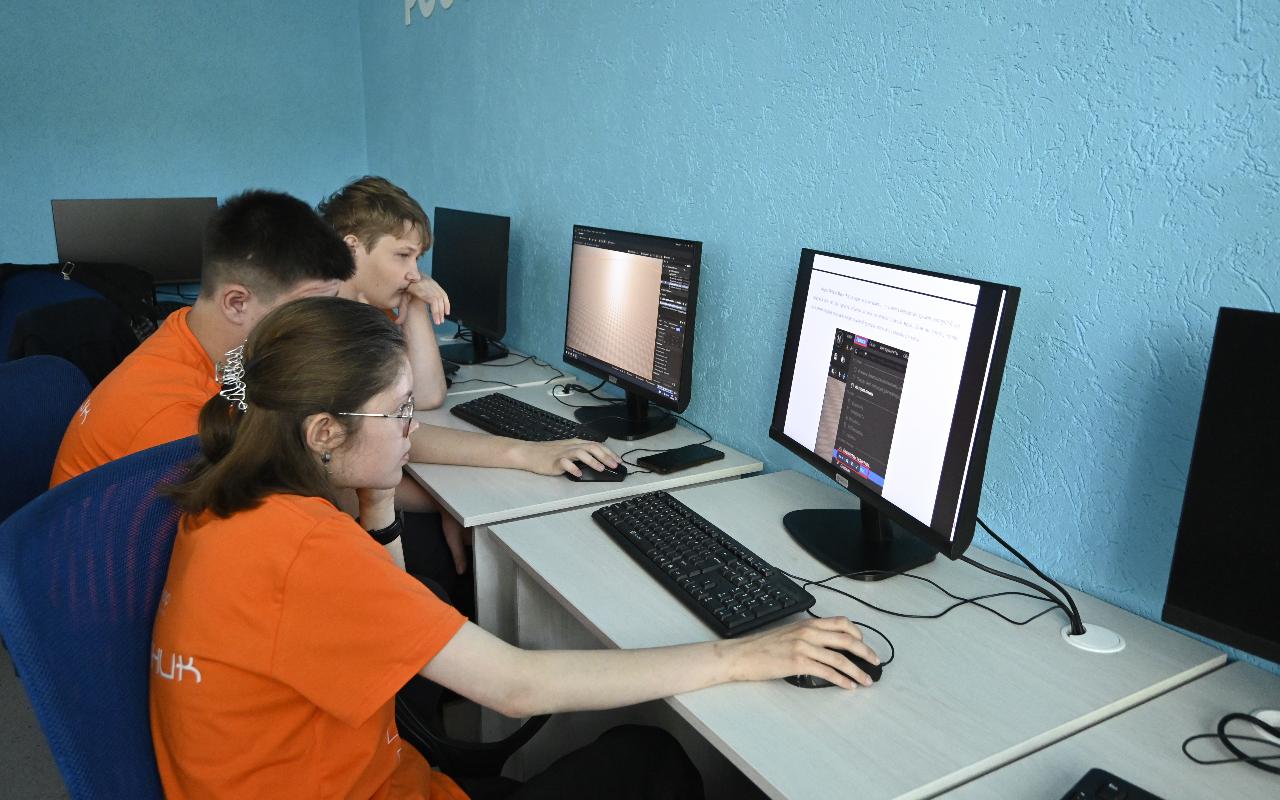 ФОТО к новости: В НГПУ стартовал региональный фестиваль инженерных проектов «Город будущего»