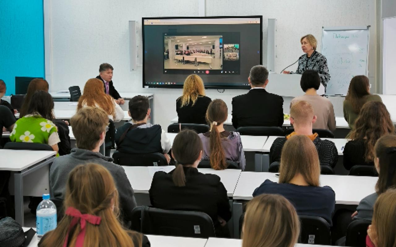 ИИГСО НГПУ и Гомельский государственный университет имени Франциска Скорины обсудили трансформацию образования в эпоху искусственного интеллекта