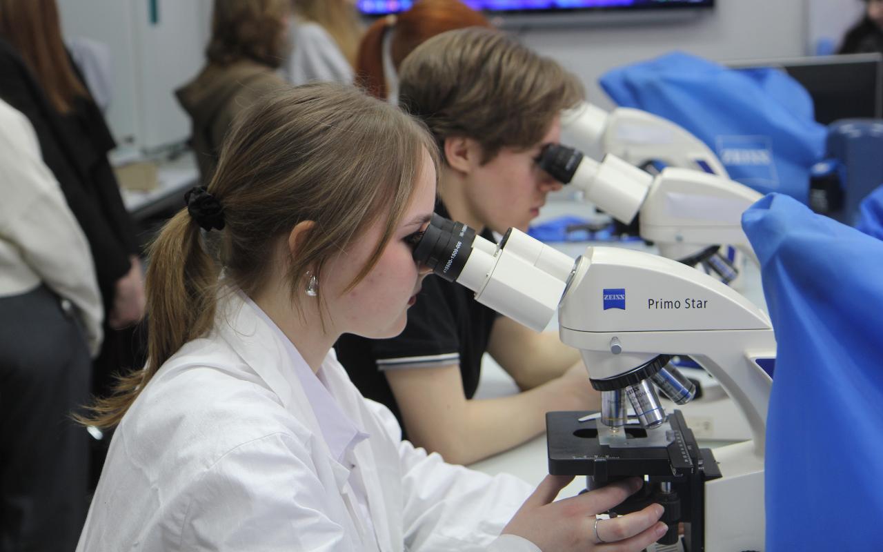 ФОТО к новости: Молодых и креативных выпускников НГПУ ждут в Каргатском районе и городе Обь