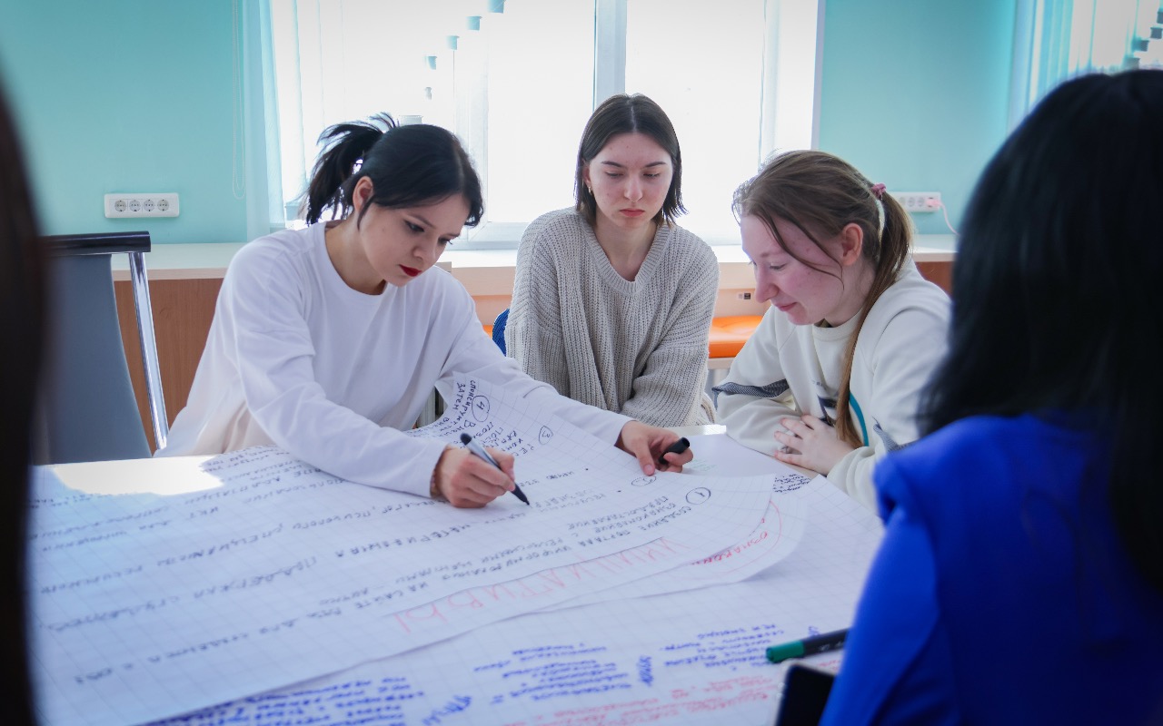 ФОТО к новости: В НГПУ дали старт международной конференции к 15-летию Института детства и открыли Год дошкольного образования 