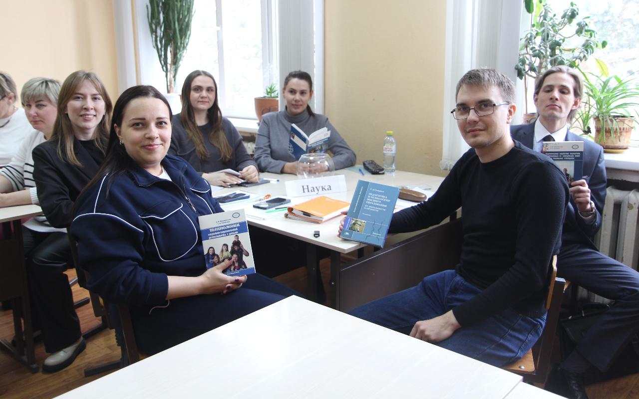 ФОТО к новости: Аспиранты НГПУ рассказали о том, что они сделали для развития системы российского образования