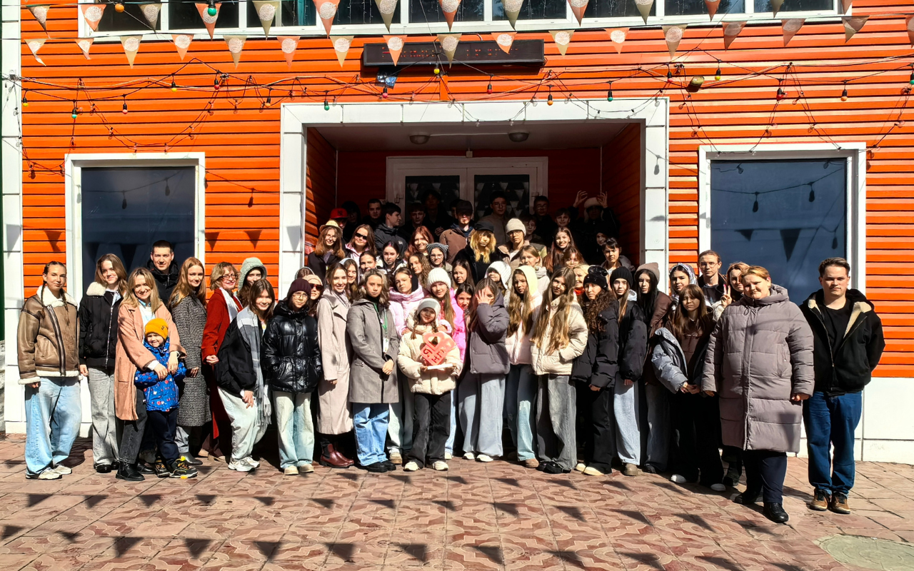 ФОТО к новости: День НГПУ на смене «Педагогические горизонты»: школьники погрузились в профессию педагога