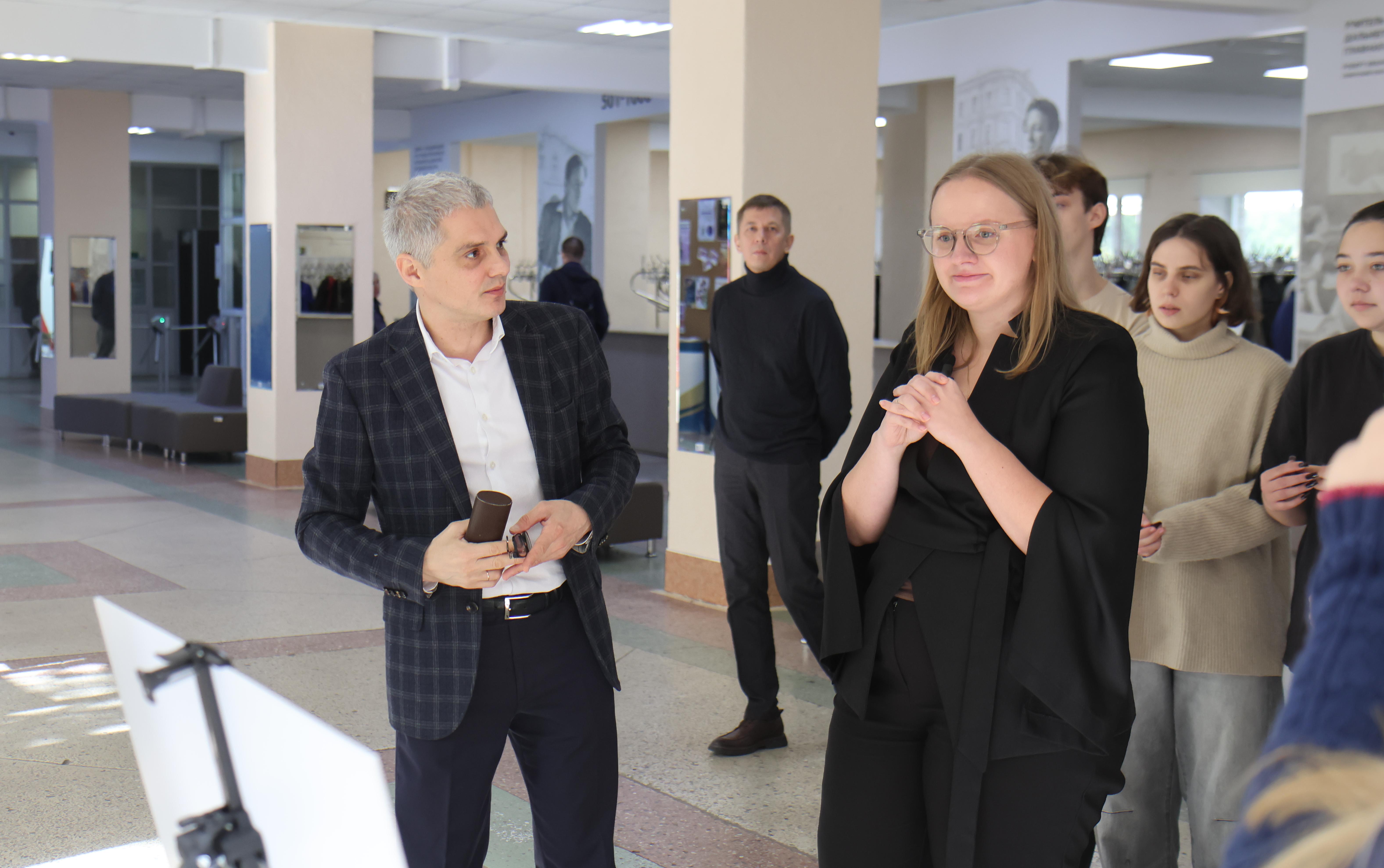 ФОТО к новости: В НГПУ открылась выставка «Донбасс. Прошлое и настоящее»