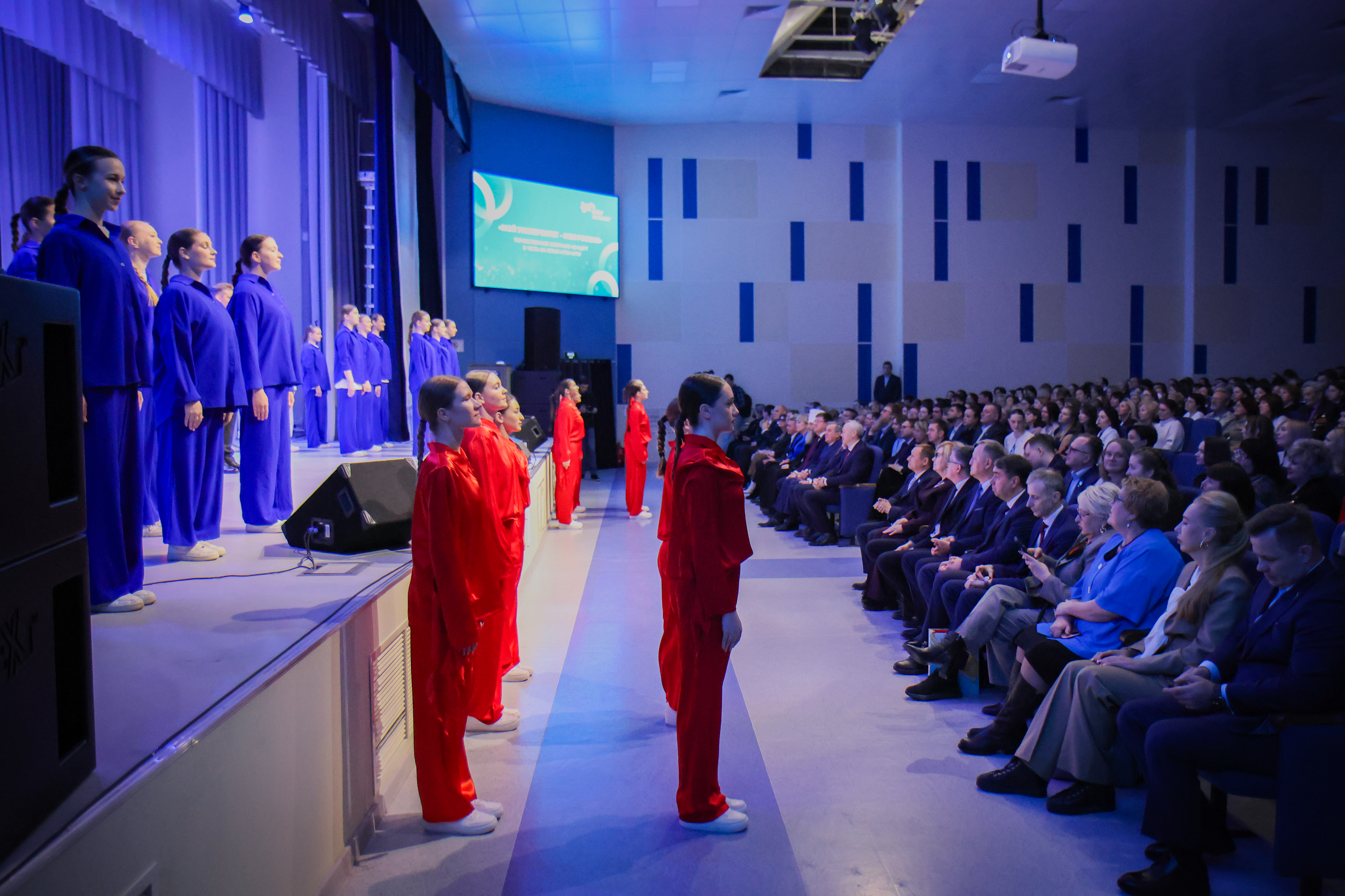 ФОТО к новости: И.о. ректора НГПУ Сергей Александрович Нелюбов: «Формула успеха НГПУ – люди, традиции, инновации»